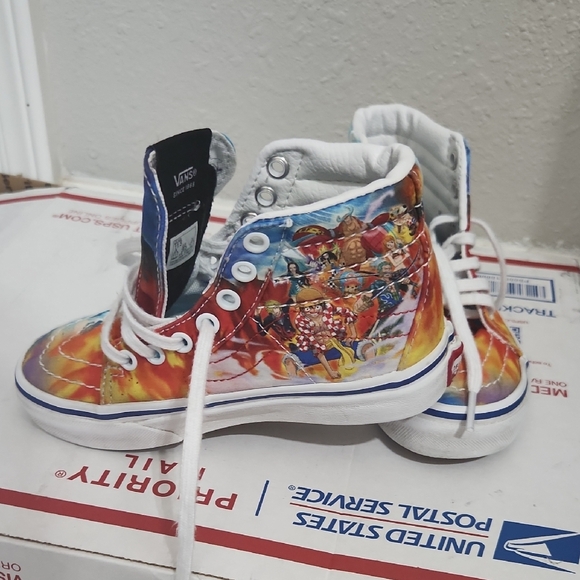 Vans X One Piece Sk8-Hi Punk Hazard Kids Sneakers - Picture 4 of 6